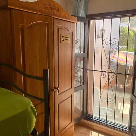 The House Tenerife Compartidas 招待所