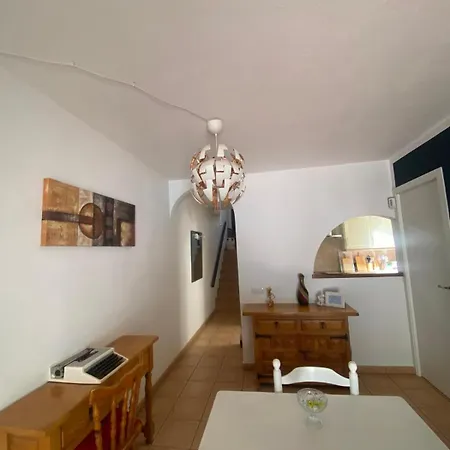 The House Tenerife Compartidas 招待所