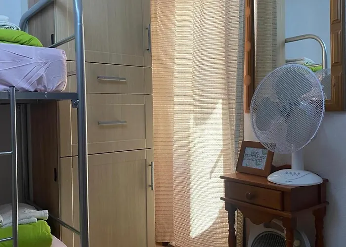 The House Tenerife Compartidas 招待所 阿德耶