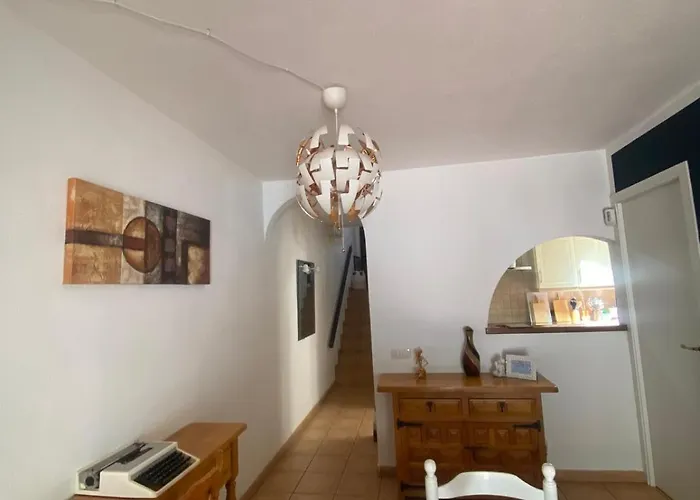 The House Tenerife Compartidas بيت ضيافة