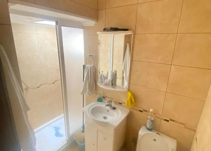 The House Tenerife Compartidas 招待所 阿德耶